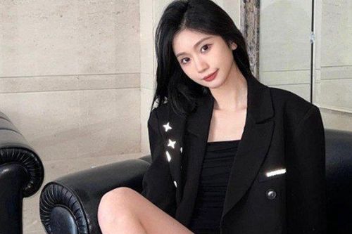 Nữ công sở hãy nói 'không' với 4 kiểu quần đen này