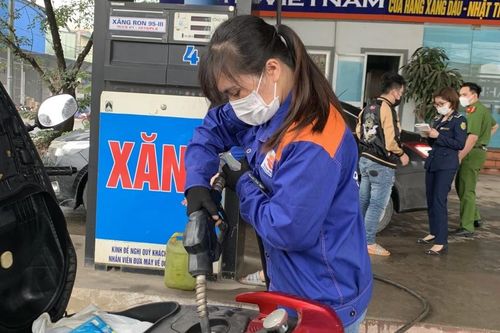 Giá xăng trong nước ngày mai sẽ lại tăng?
