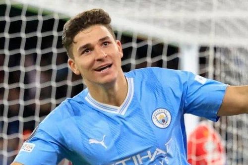 Julian Alvarez đang trở thành vấn đề lớn với Pep Guardiola