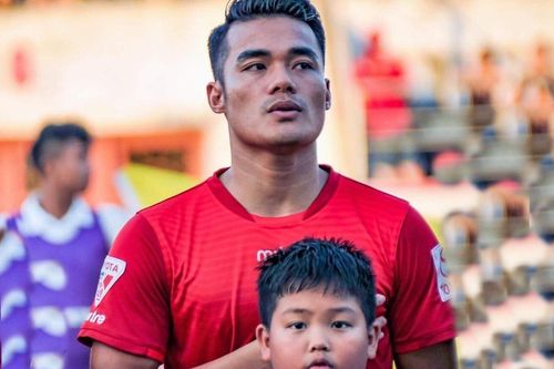 Cựu tiền vệ tuyển Việt Nam tuyên bố giải nghệ ở tuổi 33