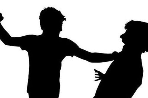 Điều tra nhóm đối tượng chém trọng thương 4 người trong 1 gia đình