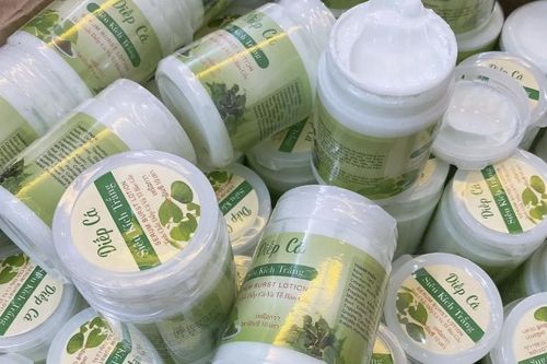 Bộ Y tế yêu cầu tiêu hủy sản phẩm Serum Burst Lotion Diếp cá siêu kích trắng vì không có nguồn gốc