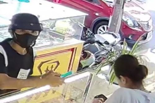 Bắt đối tượng cướp tài sản tại tiệm vàng