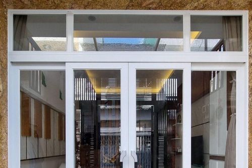 Việt Phong mách bạn kinh nghiệm lựa chọn cửa kính cường lực