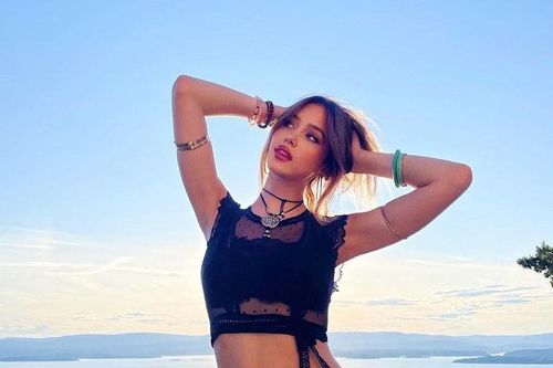 Dậy thì thành công, 'hot girl Na Uy nổi tiếng sau 1 đêm' là ai?