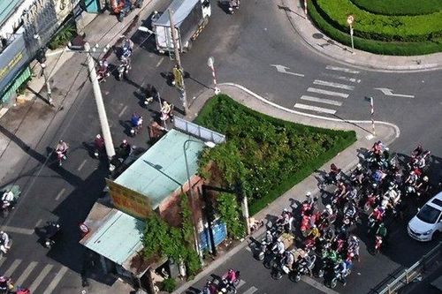 Tin tức 24h qua: Tháo dỡ căn nhà nằm giữa giao lộ ở TP.HCM