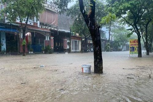 Hoãn Hội đèn lồng Huế