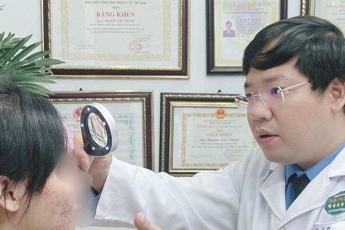 Nữ sinh biến dạng làn da sau 2 tuần làm đẹp tại spa