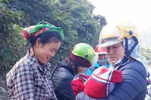 Cống hiến thầm lặng của những 'cô đỡ thôn bản' vùng cao: Chuyện chưa kể về những người đỡ đẻ miễn phí vùng khó khăn (Bài 2)