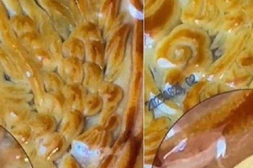 Được tặng bánh trung thu, người đàn ông ngỡ ngàng phát hiện bí mật không ngờ