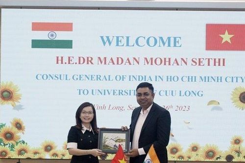 Tổng Lãnh sự Ấn Độ tại Tp.HCM thăm và làm việc với Trường Đại học Cửu Long