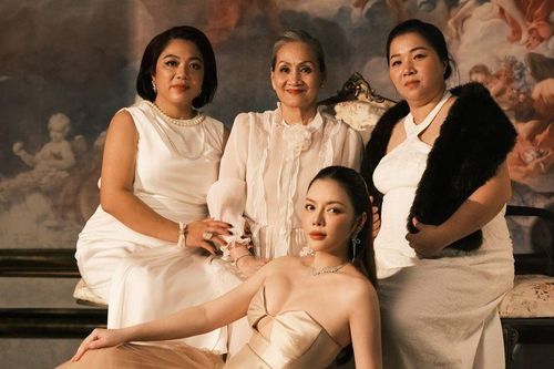 Diễn viên Lý Nhã Kỳ khoe sắc vóc gợi cảm bên gia đình dịp Trung thu