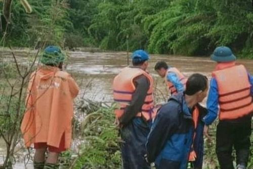 Tìm thấy thi thể bị lũ cuốn trôi, mất tích 2 ngày trước ở Như Xuân