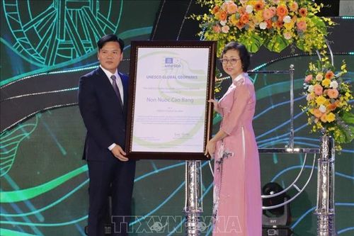 Công nhận Công viên địa chất toàn cầu UNESCO non nước Cao Bằng sau kỳ tái thẩm định