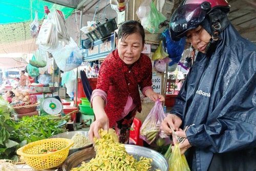 Lũ về, nhưng sản vật... ít