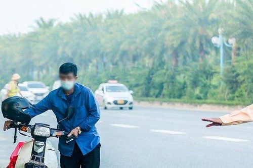 Hà Nội: Xử lý nhiều xe máy di chuyển vào đường cao tốc