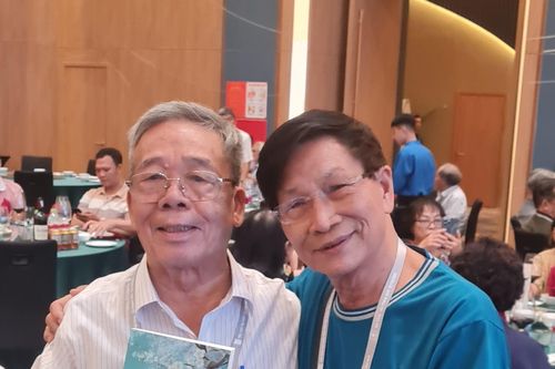 Ghi ở hội nghị văn già