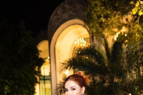 Vợ Mạc Hồng Quân tái xuất, khoe visual đỉnh cao tại nhà Vũ Khắc Tiệp