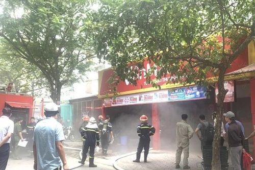 Cháy siêu thị ở Hà Nội, nhiều tài sản bị thiêu rụi