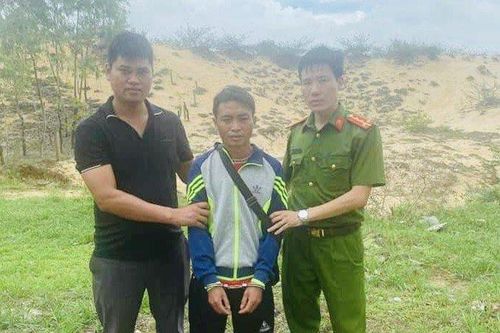 Khởi tố người chồng đâm vợ khi làm thủ tục ly hôn