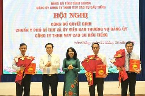 Bổ nhiệm, chuẩn y nhân sự Tổng giám đốc và Phó bí thư Đảng ủy Công ty Cao su Dầu Tiếng