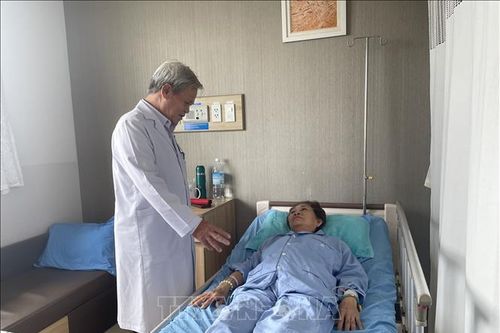 Phẫu thuật cùng lúc cắt bỏ hai khối u cho bệnh nhân cao tuổi