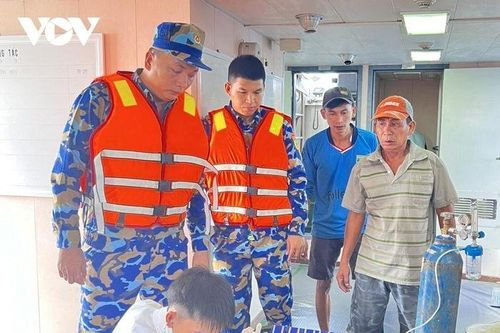 Bạn đọc quan tâm 24h: Cá kiếm đâm ngang bụng thuyền trưởng; mạo danh Bệnh viện Quân đội, lừa đảo 7.000 người