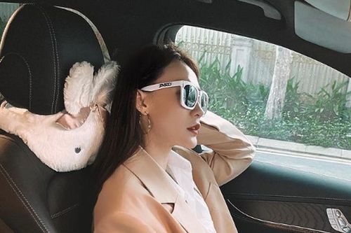 Hot girl ngân hàng hot nhất hội WAGs Việt mặc kín vẫn đẹp mê