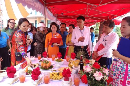 Công ty Than Cọc Sáu thi nấu cơm gia đình gắn kết yêu thương
