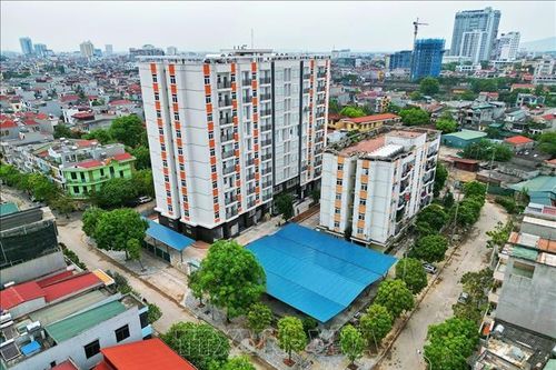 Nhà ở công nhân: Nên bán hay cho thuê?