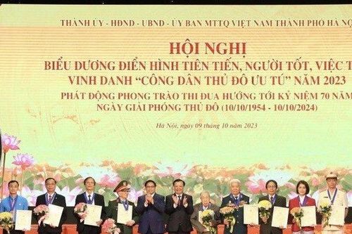 Đại úy công an giúp đỡ Việt Kiều tìm mẹ sau 28 năm được vinh danh 'người tốt, việc tốt'
