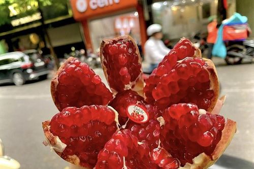 Giống lựu ngon nhất thế giới từng có giá đắt đỏ, giờ bán đầy chợ với giá 'rẻ giật mình'