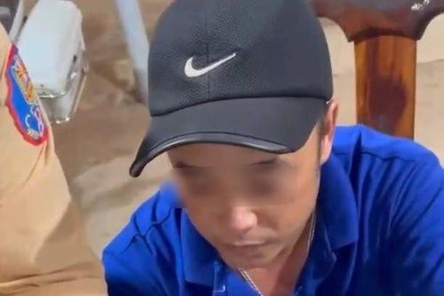 Tạm giữ tài xế chở quá tải, dương tính với ma túy