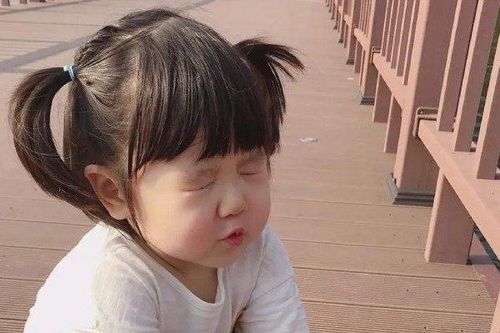 Truyện cười: Lần đầu làm cha mẹ vẫn chưa hết bỡ ngỡ