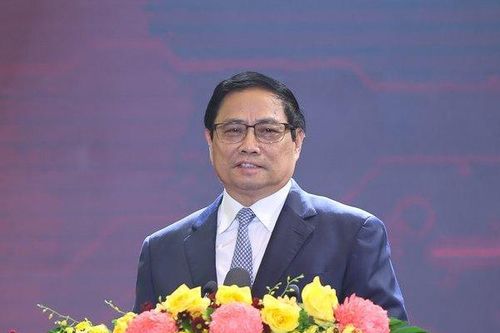 Thủ tướng: Chuyển đổi số phải để người dân, doanh nghiệp hưởng lợi