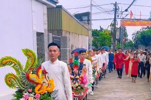 Chú rể Thái Bình dùng xe rùa đi hỏi vợ gây 'sốt' cộng đồng mạng