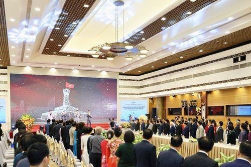 Lần đầu tiên giới doanh nhân Việt Nam có ca khúc truyền thống