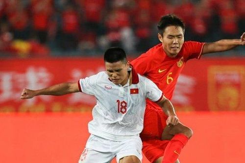 Báo Trung Quốc ví ĐT Việt Nam 'đá như Barca'