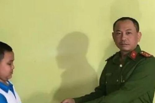 Chân dung cậu học trò lớp 6 trả lại gần 30 triệu đồng cho người đánh rơi