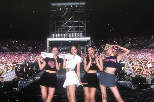 Blackpink thu hơn 300 tỷ đồng khi diễn tại Việt Nam