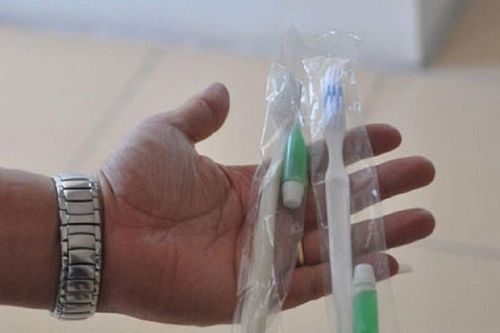 Những đồ vật nào không nên sử dụng ngay khi đến khách sạn?