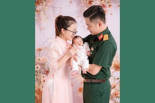 Tình thư một bức phong còn kín