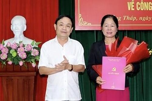 Đồng Tháp công bố quyết định về công tác cán bộ