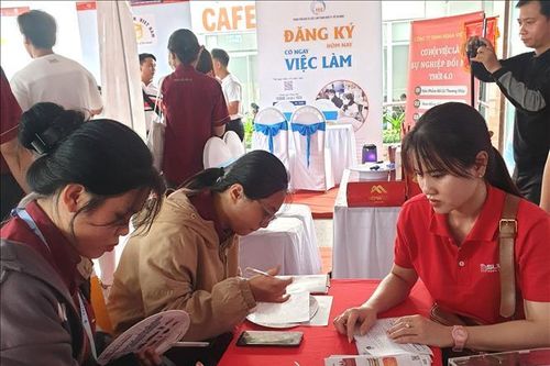 Nhiều cơ hội cho sinh viên, người tìm việc tại 'Ngày hội tuyển dụng, việc làm'