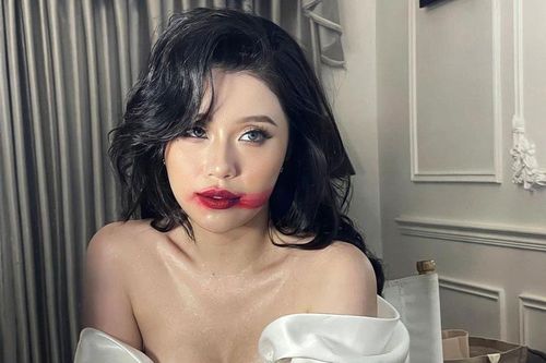 Vẻ đẹp hút hồn của 'hot girl biến hình' Quỳnh Thi