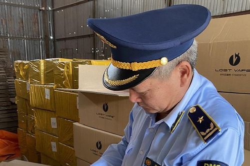 Phát hiện kho thuốc lá điện tử vi phạm lớn nhất từ trước đến nay