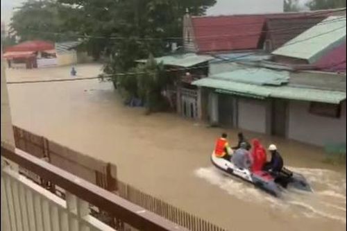 Mưa lớn còn tiếp diễn, Đà Nẵng cho học sinh nghỉ học ngày 16/10