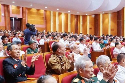 Quảng Ninh: Gặp mặt tập thể, cá nhân tiêu biểu kỷ niệm thành lập tỉnh