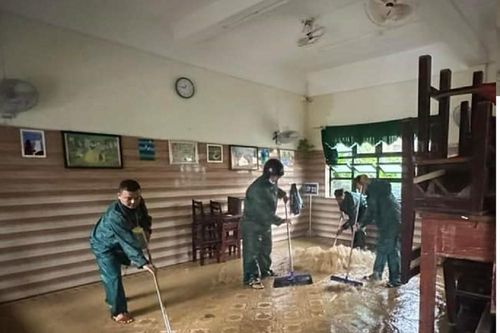 Tp.Đà Nẵng: Dọn nhà, dọn trường, sửa xe sau mưa lũ