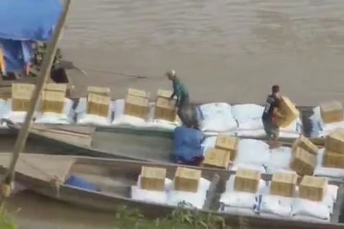 Hoạt động buôn lậu lại 'nóng' khi nước trên dòng Sê Pôn dâng cao